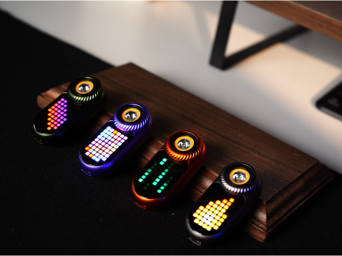 Amazon.co.jp: LOOP GEAR LOOPDOT LED懐中電灯 RGBピクセル画面 11種類